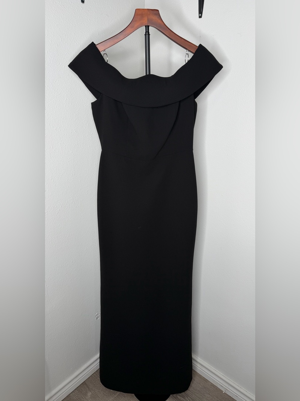 Calvin Klein Black Off the Shoulder Maxi Dress Size 4
